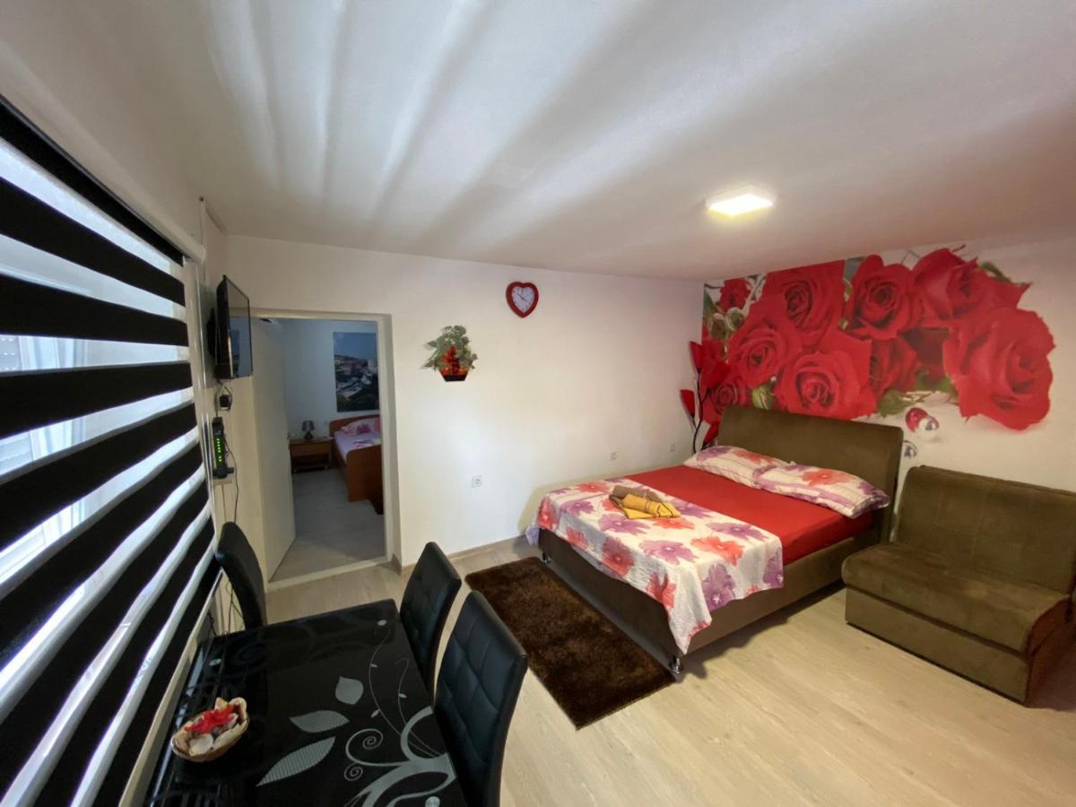 Sweet Near Old Town Apartment